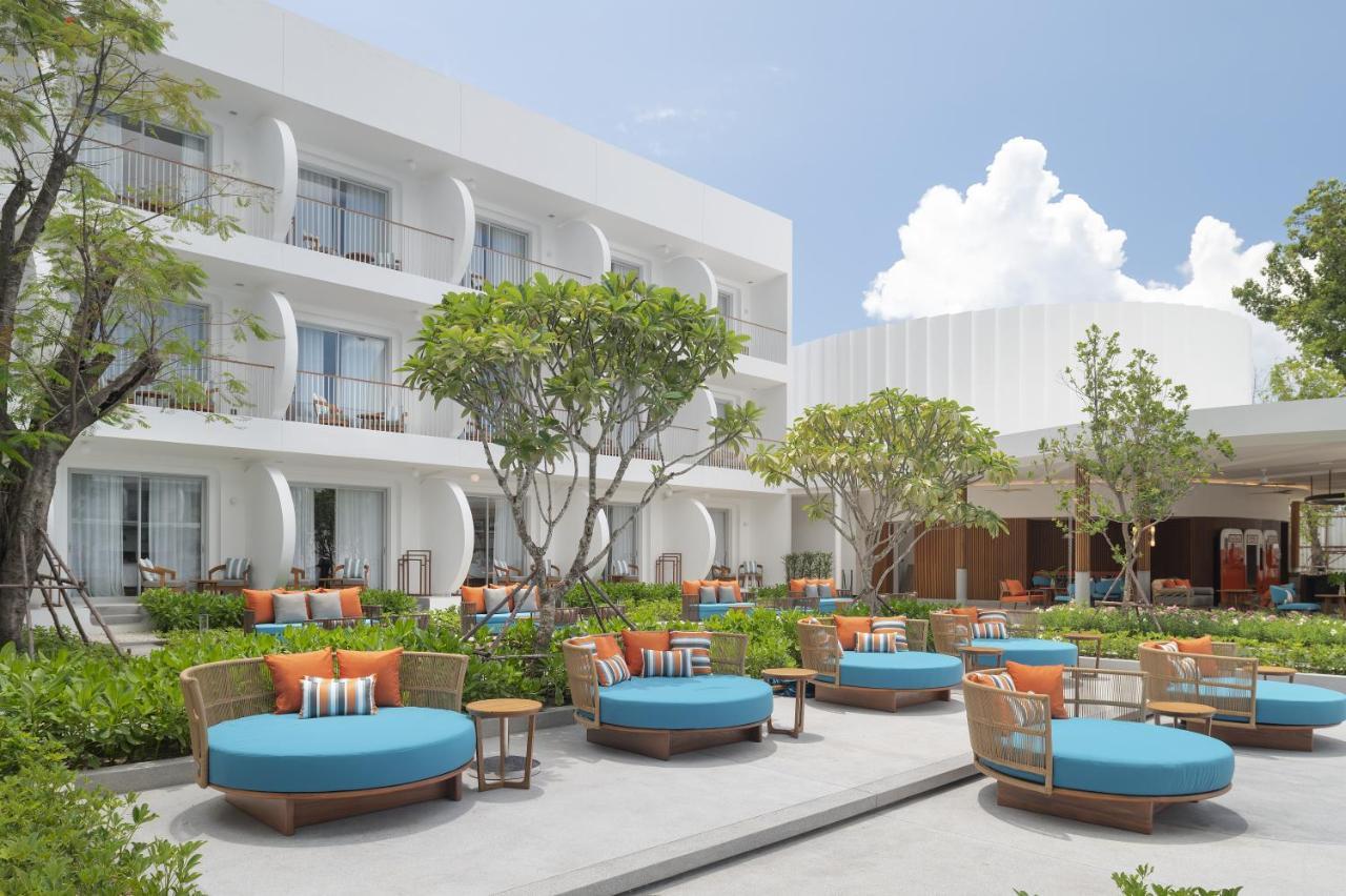 Avani Chaweng Samui Hotel & Beach Club - Adults Only Exterior photo The hotel's courtyard