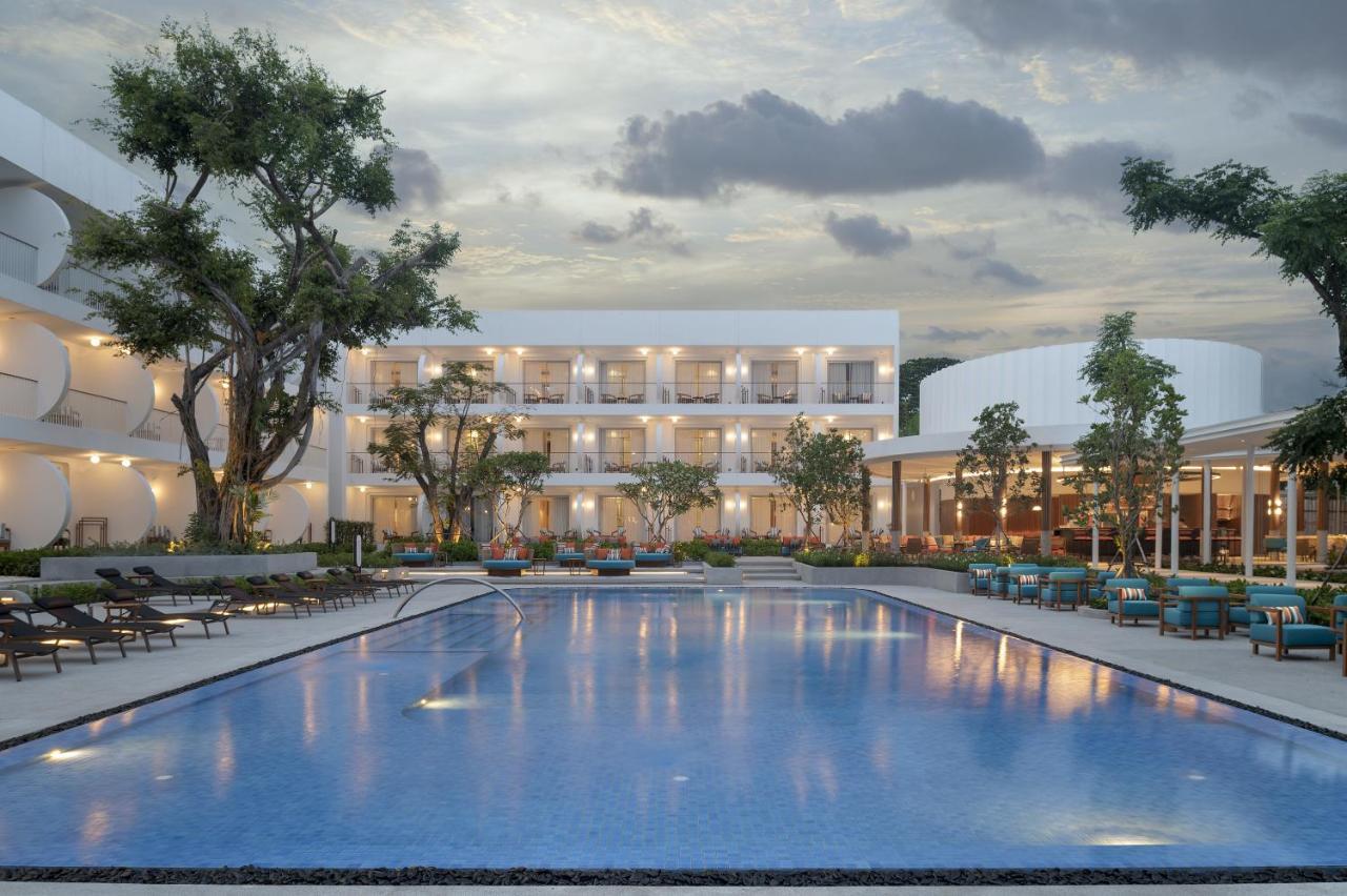 Avani Chaweng Samui Hotel & Beach Club - Adults Only Exterior photo The hotel's main pool