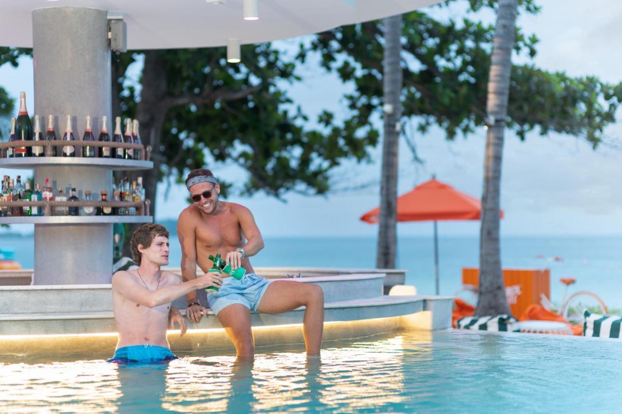 Avani Chaweng Samui Hotel & Beach Club - Adults Only Exterior photo Swim-up bar at the Royal Paradise Hotel & Spa